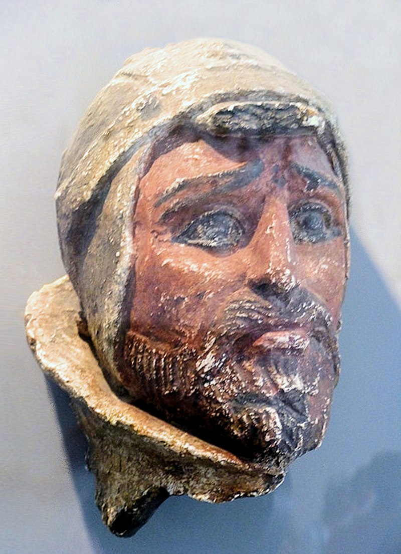 800px-Saka_warrior_Termez_Achaeological_Museum.jpg