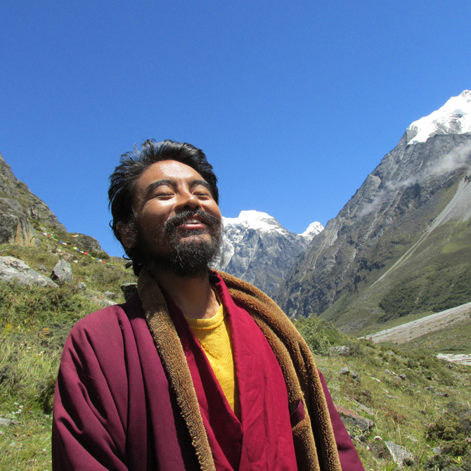 mingyur-rinpoche-with-blue-sky.jpg